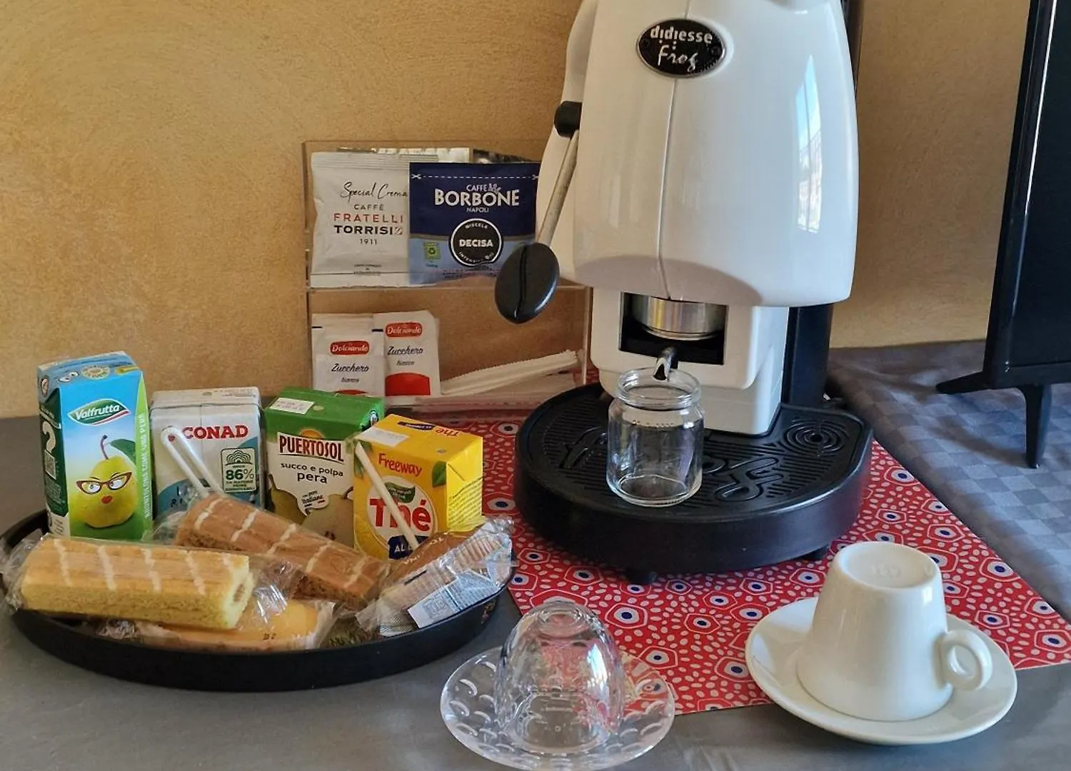 Bed and Breakfast Casa Francesco Aeroporto di Catania Fontana Rossa 0*,  Italia