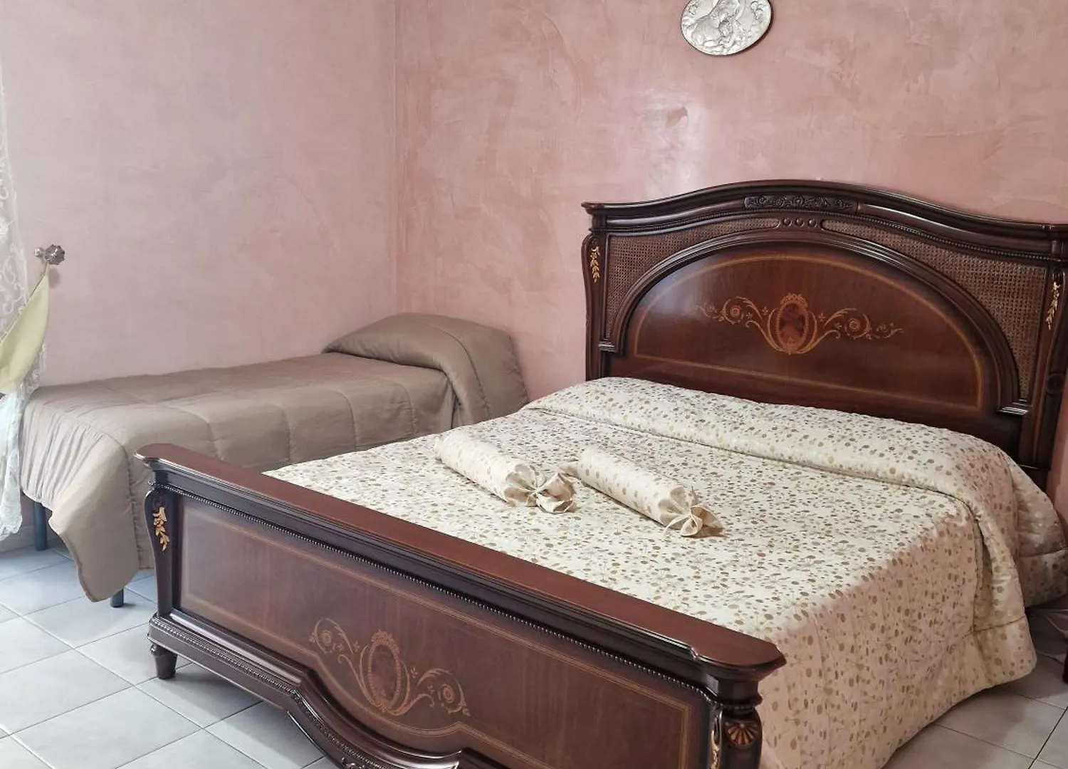 Bed & Breakfast Bed and Breakfast Casa Francesco Aeroporto di Catania Fontana Rossa